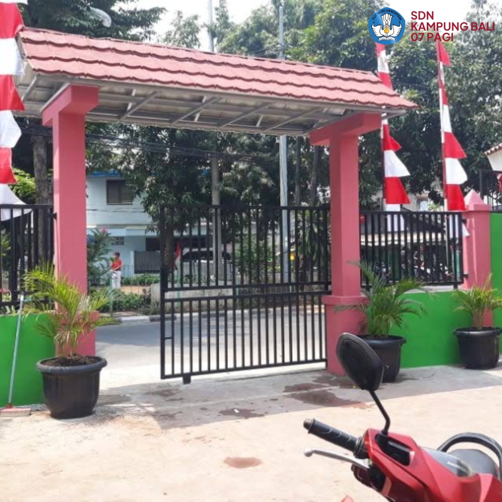 GERBANG DAN HALAMAN SDN KAMPUNG BALI 07 PAGI
